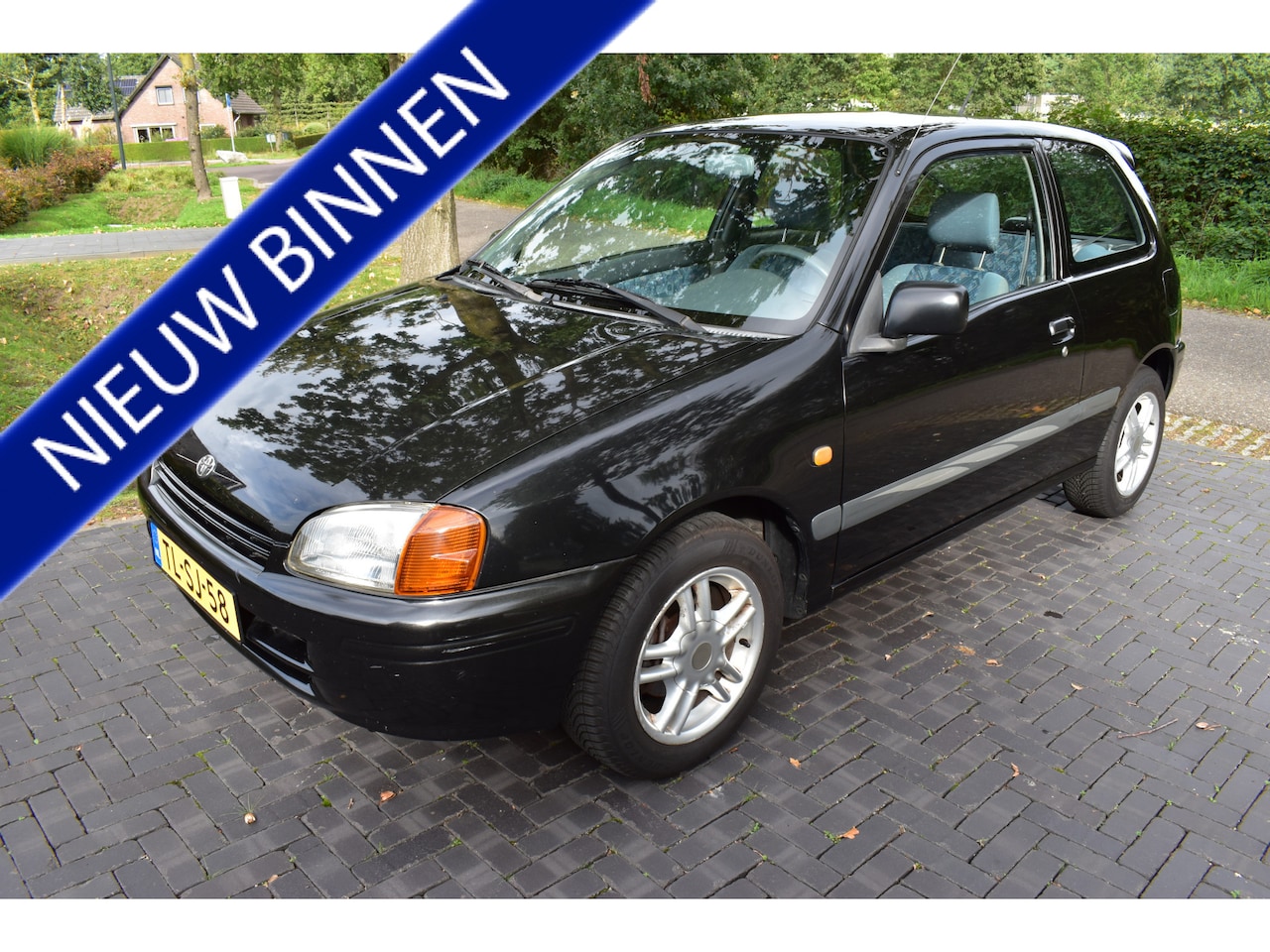 Toyota Starlet - 1.3-16V Black 143DKM NAP! MOOIE AUTO. - AutoWereld.nl