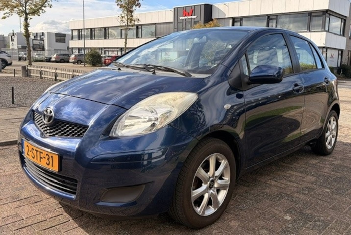 Toyota Yaris - 1.3 VVTi Comfort Dealer-onderhouden - AutoWereld.nl