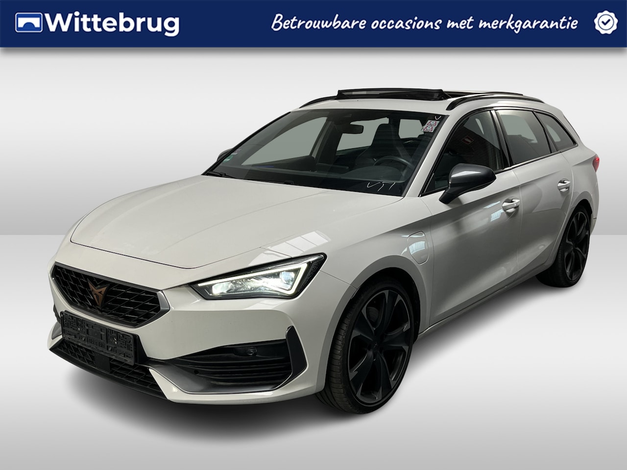 CUPRA Leon Sportstourer - 1.4 e-Hybrid VZ Performance / AUTOMAAT/ 245 PK/ PANO/ ACC/ PARK.SENSOREN/ STUURVERWARM./ K - AutoWereld.nl