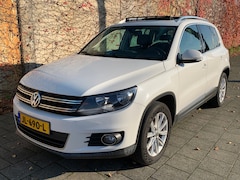 Volkswagen Tiguan - 1.4 TSI Comfort&Design 4Motion|Open/Schuifdak|