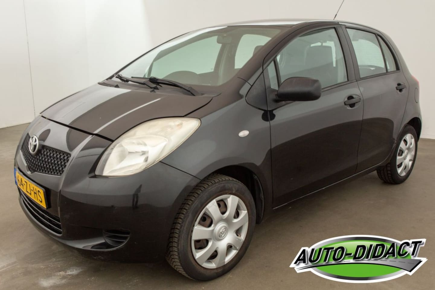 Toyota Yaris - 1.0 VVT-i Airco Spirit - AutoWereld.nl