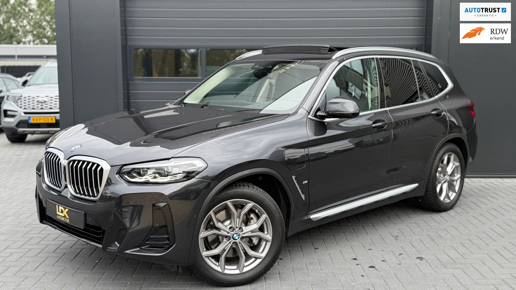 BMW X3 - XDrive30e High Executive Pano|Trekhaak|Leder - AutoWereld.nl