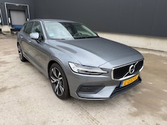 Volvo V60 - 2.0 B3 Momentum Advantage