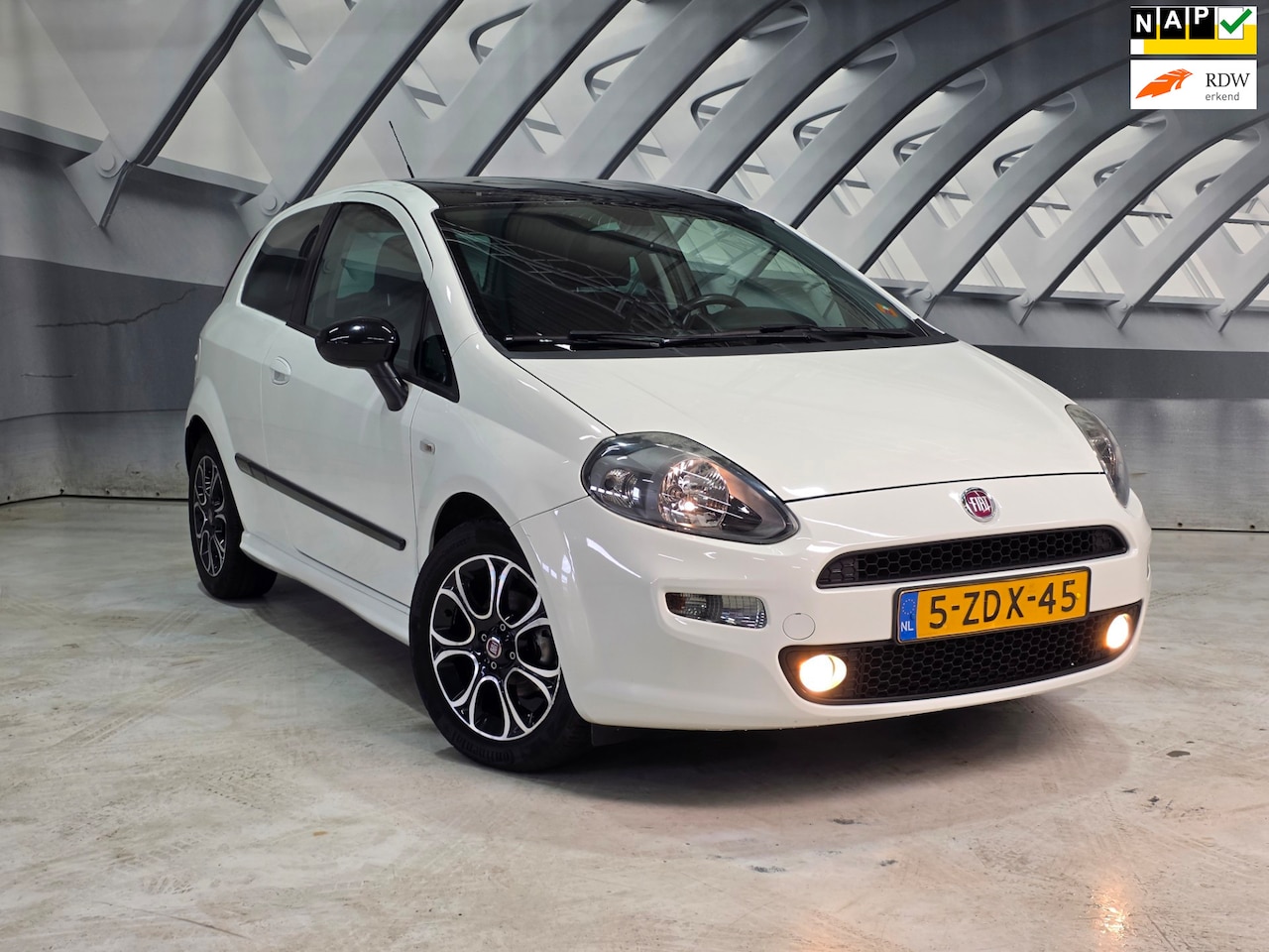 Fiat Punto Evo - 0.9 TwinAir Lounge 0.9 TwinAir Lounge 101pk - AutoWereld.nl