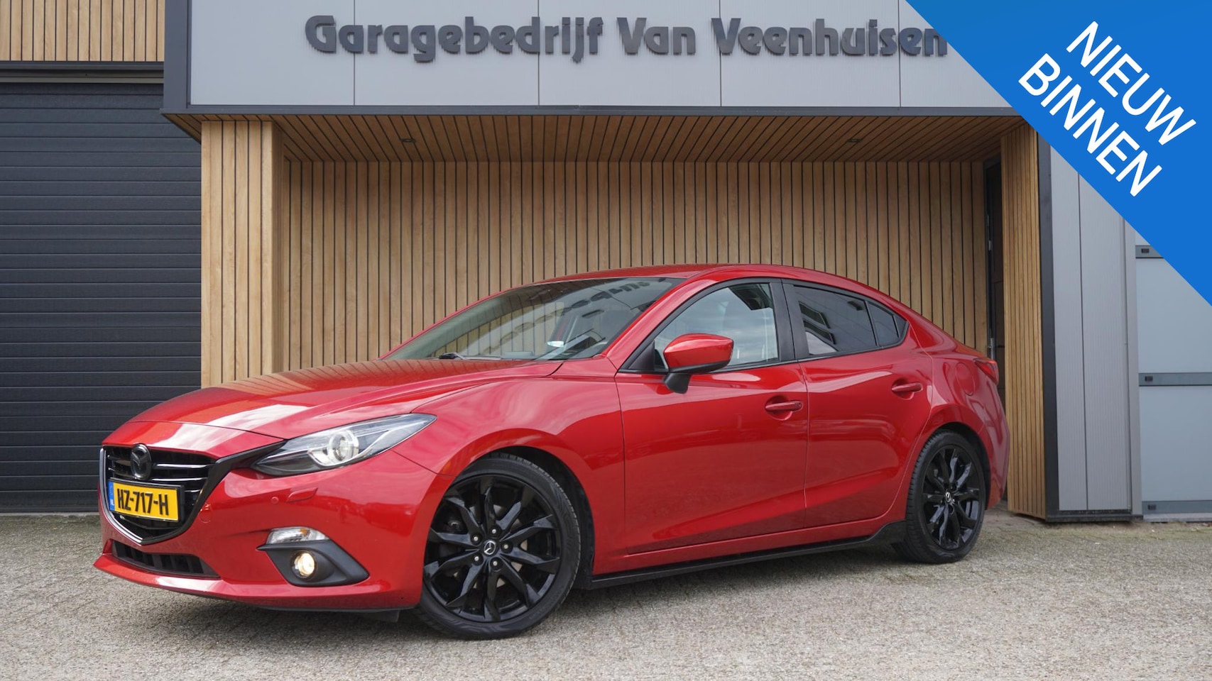 Mazda 3 - 2.0 120pk GT-M *Black Optik* Leder HUD BOSE LED Stoelverwarming Keyless *Soul Red Pearl* N - AutoWereld.nl