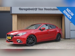 Mazda 3 - 3 2.0 120pk GT-M *Black Optik* Leder HUD BOSE LED Stoelverwarming Keyless *Soul Red Pearl*