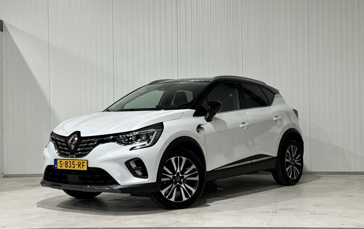Renault Captur - 1.3 TCe 155 Initiale Paris|KEYLESS|BOSE|ACC - AutoWereld.nl