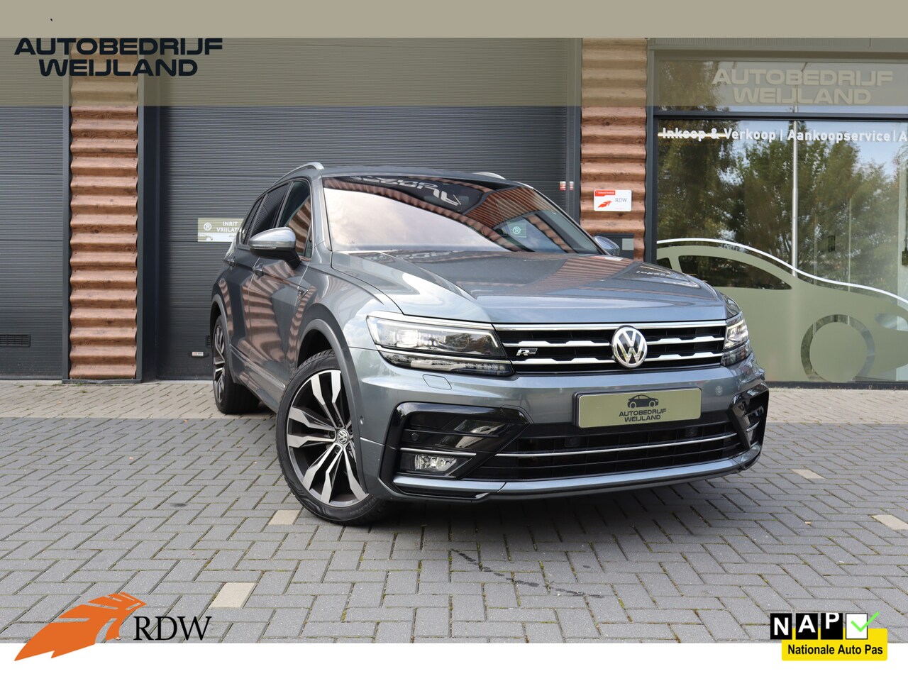 Volkswagen Tiguan Allspace - 1.5 TSI Highline Business R TREKHAAK 1800KG I 1ste eig. I 5P I R-line I Keyless I Trekhaak - AutoWereld.nl