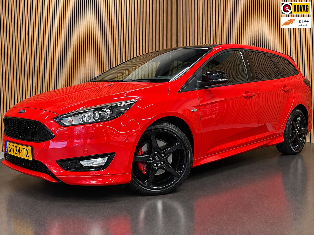 Ford Focus Wagon - 1.5 ST-LINE|150 PK|RED & BLACK EDITION|AIRCO|CRUISE CONTROL|KEYLESS GO|PARK-ASSIST|PDC V+A - AutoWereld.nl