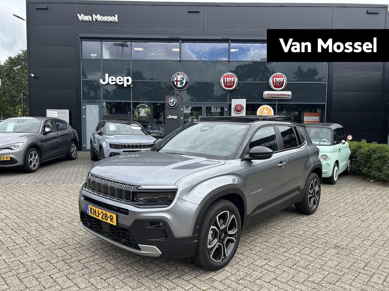 Jeep Avenger - 1.2 e-Hybrid Summit | Navigatie | Camera | Parkeersensoren | LMV 18" | Electrisch Schuifda - AutoWereld.nl