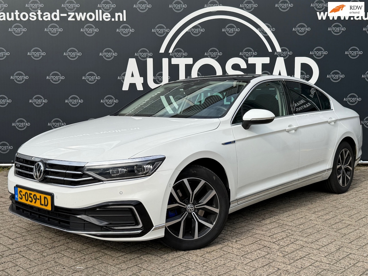 Volkswagen Passat - 1.4 TSI PHEV GTE Automaat / Apple Carplay / Pano / Virtual Cockpit / Navi / APK / Airco - AutoWereld.nl