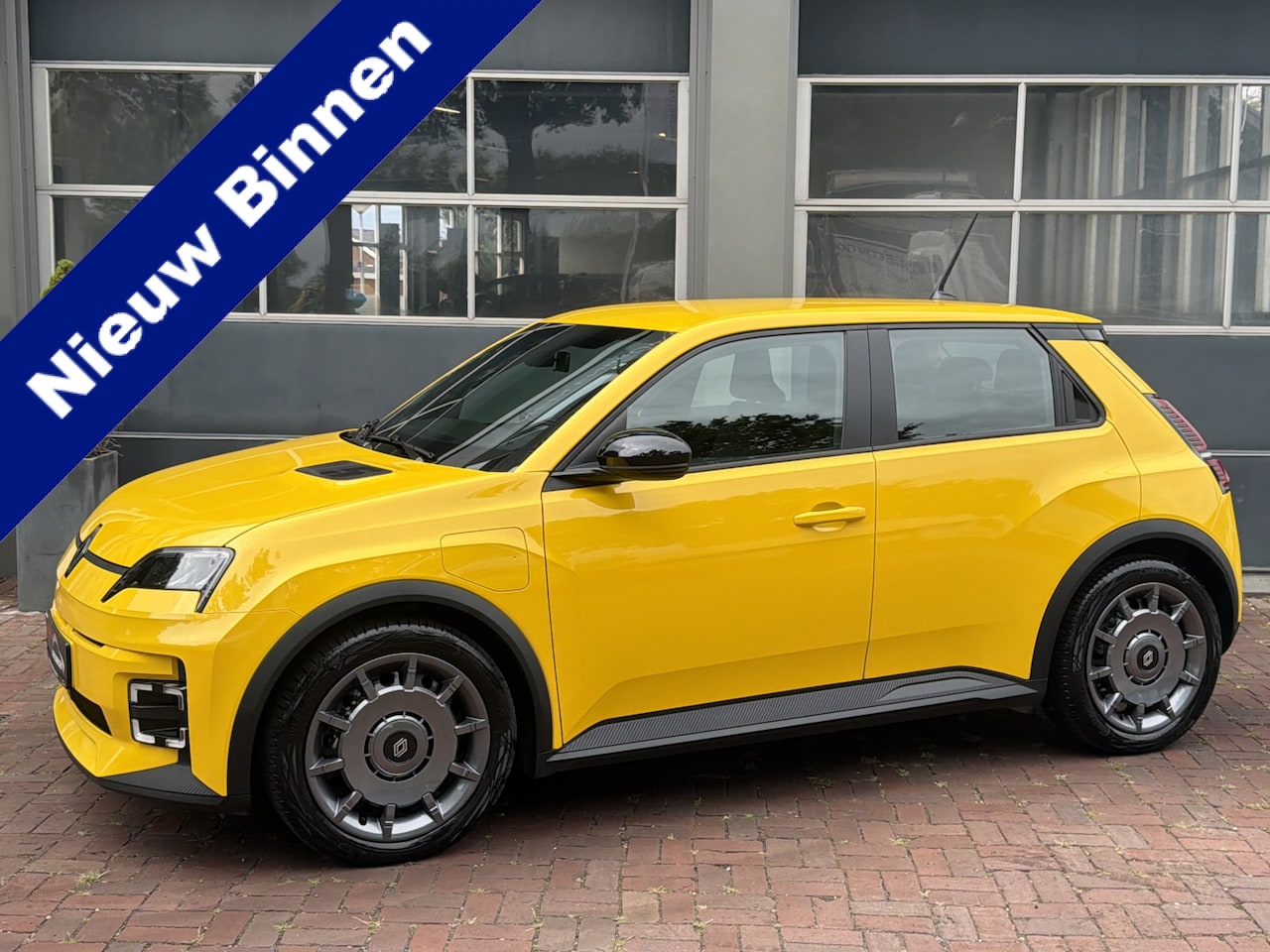 Renault 5 - urban range evolution 40 kWh SOH 98% | 18" | Open R-link | LED | VC | Keyless - AutoWereld.nl