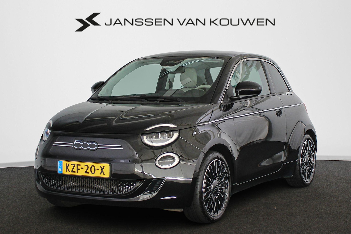 Fiat 500 - La Prima 42 kWh Pano Leder Stoelverwarming JBL Camera Apple CarPlay - AutoWereld.nl