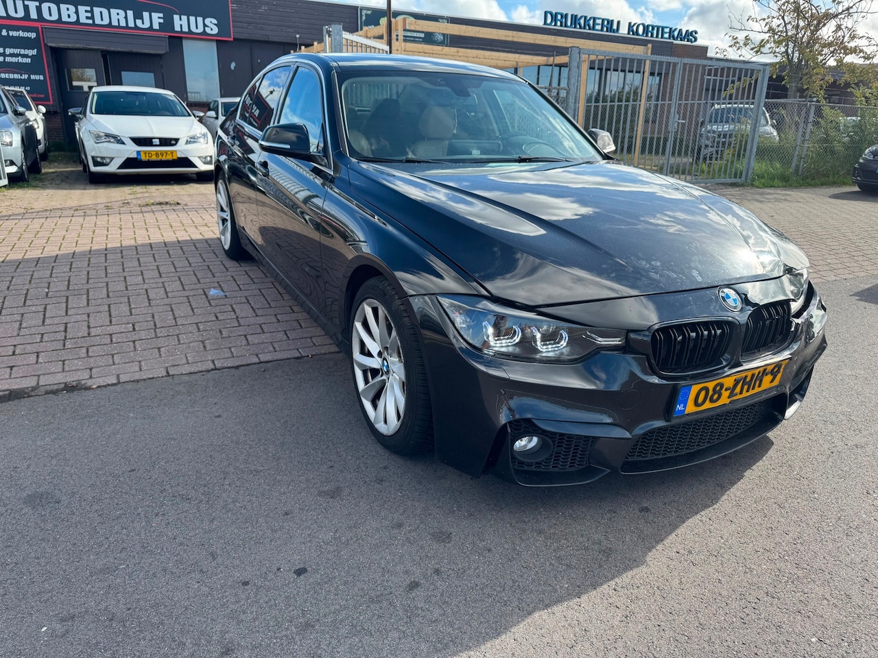 BMW 3-serie - 320d AUTOMAAT XENON/NAVI/CLIMA/CAMERA - AutoWereld.nl