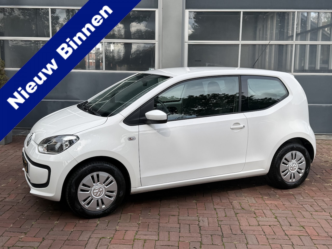 Volkswagen Up! - 1.0 high up! BlueMotion Bj 2014 Airco,Radio/cd Km 101.000 Dealer onderhouden - AutoWereld.nl