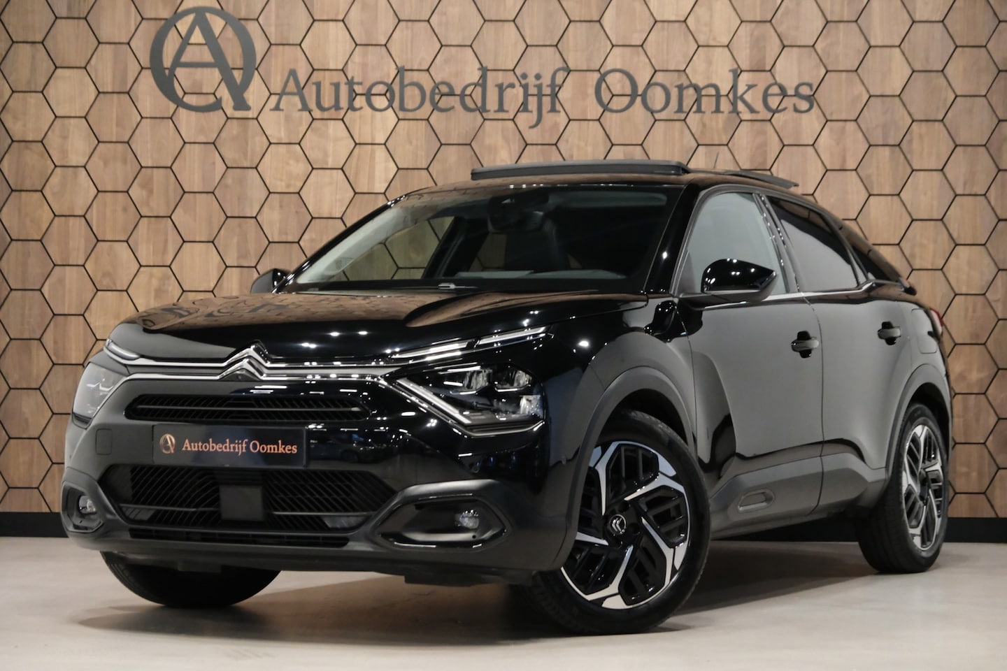 Citroën C4 - 1.2 Puretech Shine *PANORAMADAK/MASSAGE* Leder/Navi/Stoelverwarming Extreem LUXE - AutoWereld.nl