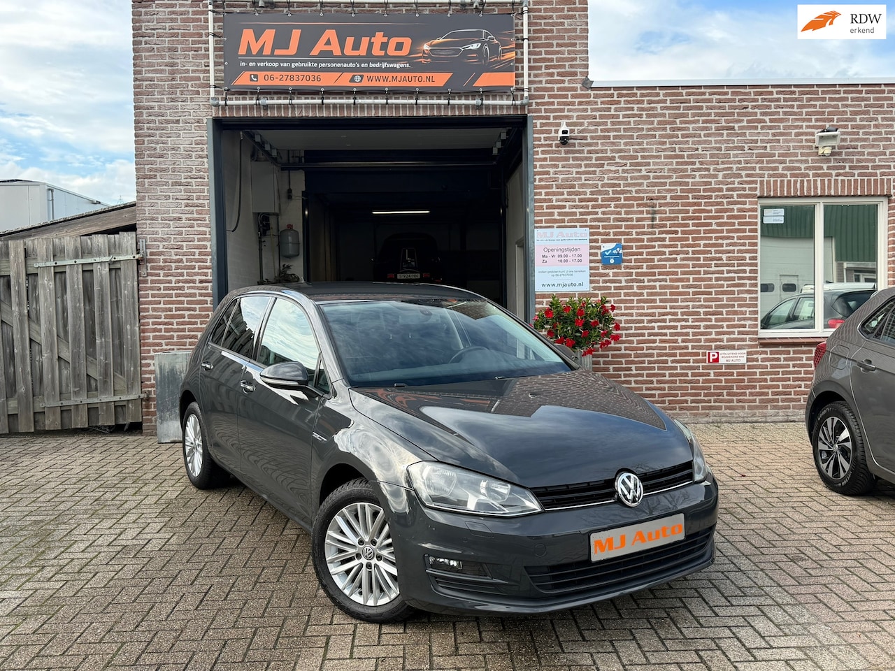 Volkswagen Golf - 1.2 TSI CUP Edition airco stoelverwarming dealer onderhouden - AutoWereld.nl