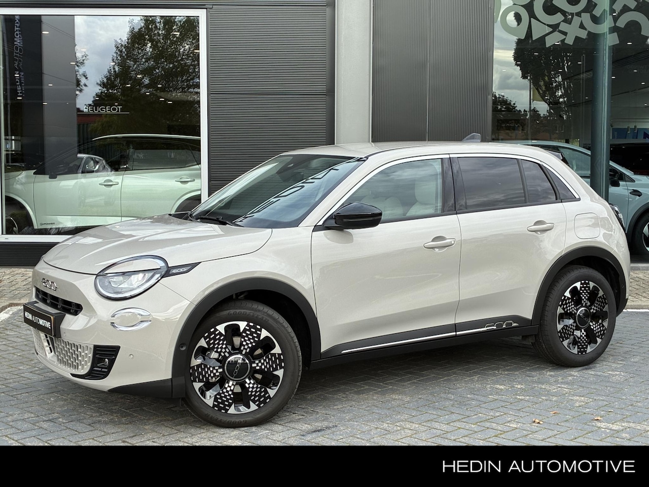 Fiat 600 - 110PK Hybrid La Prima | Clima | stoel massage | voorruit verwarming | - AutoWereld.nl