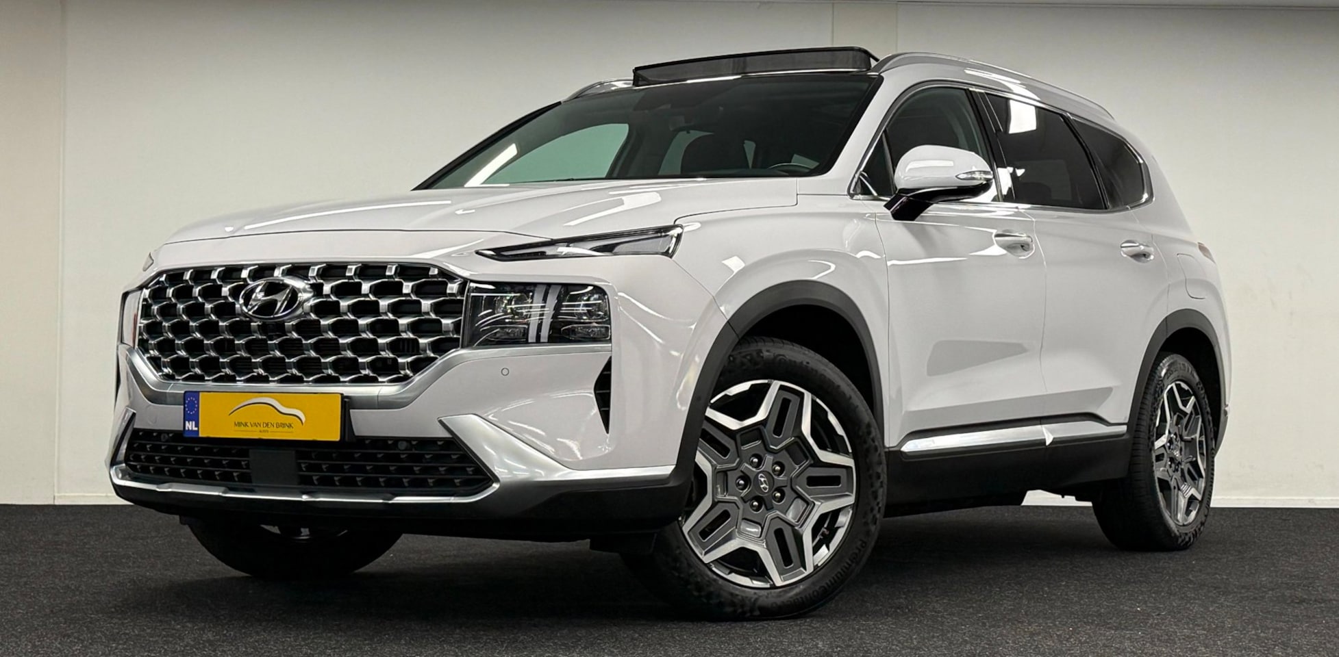 Hyundai Santa Fe - 1.6 T-GDI PHEV Premium Plus Sky 7pers*Panodak*Camera*VolLeder*DealerOh* - AutoWereld.nl