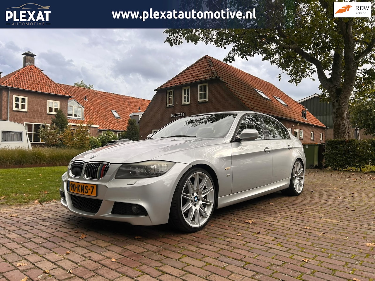 BMW 3-serie - 318i Business Line Sport Aut. | M-Pakket | Xenon | Historie | Sportstoelen | Alcantara | 1 - AutoWereld.nl