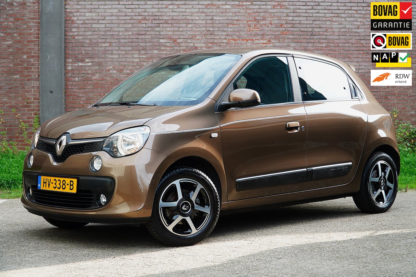 Renault Twingo - 1.0 SCe Dynamique 1.0 SCe Dynamique, Airco, Camera, Cruise, Trekhaak, LM Velgen, Lage KM stand, 1e Eigenaar. - AutoWereld.nl