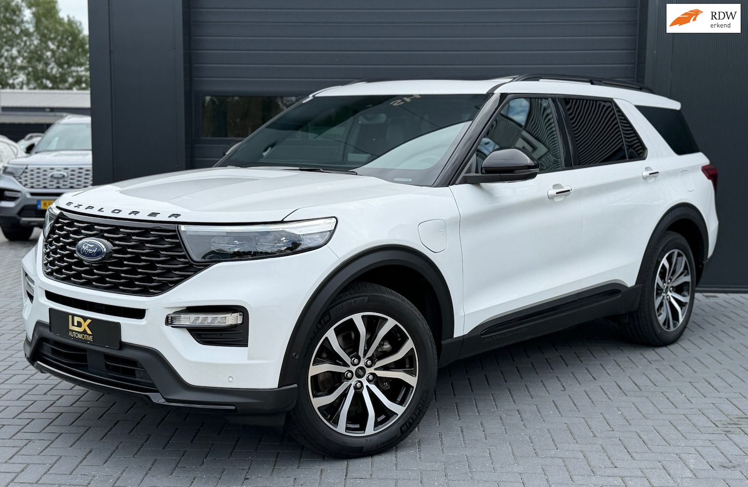 Ford Explorer - 3.0 V6 EcoBoost PHEV ST-Line Pano|7P|Leder|360 Camera - AutoWereld.nl