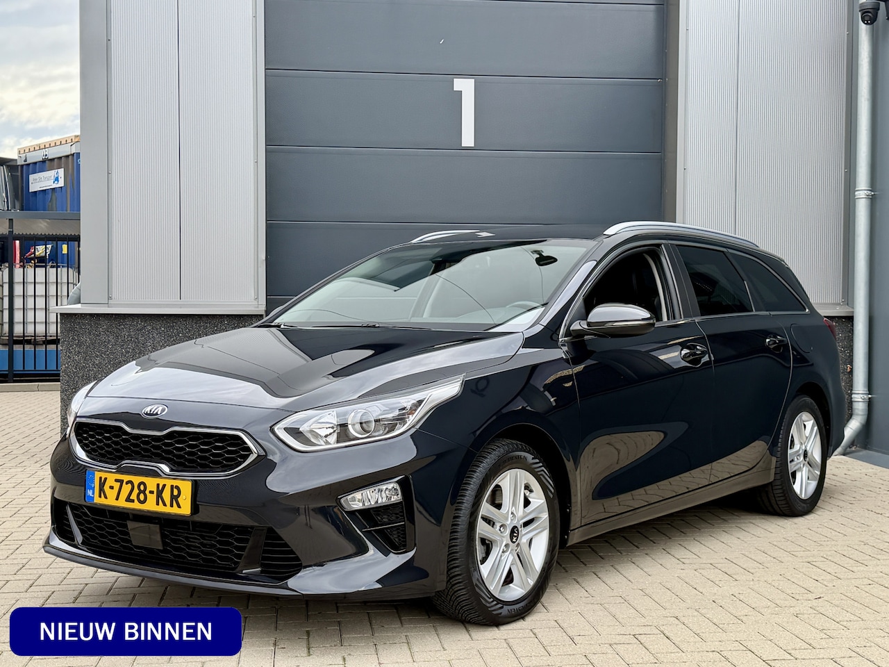 Kia Cee'd Sportswagon - Ceed 1.0 T-GDi DynamicPlusLine *Origineel NL!* Stoel/Stuurverwarming / 1/2 Leder / Apple C - AutoWereld.nl
