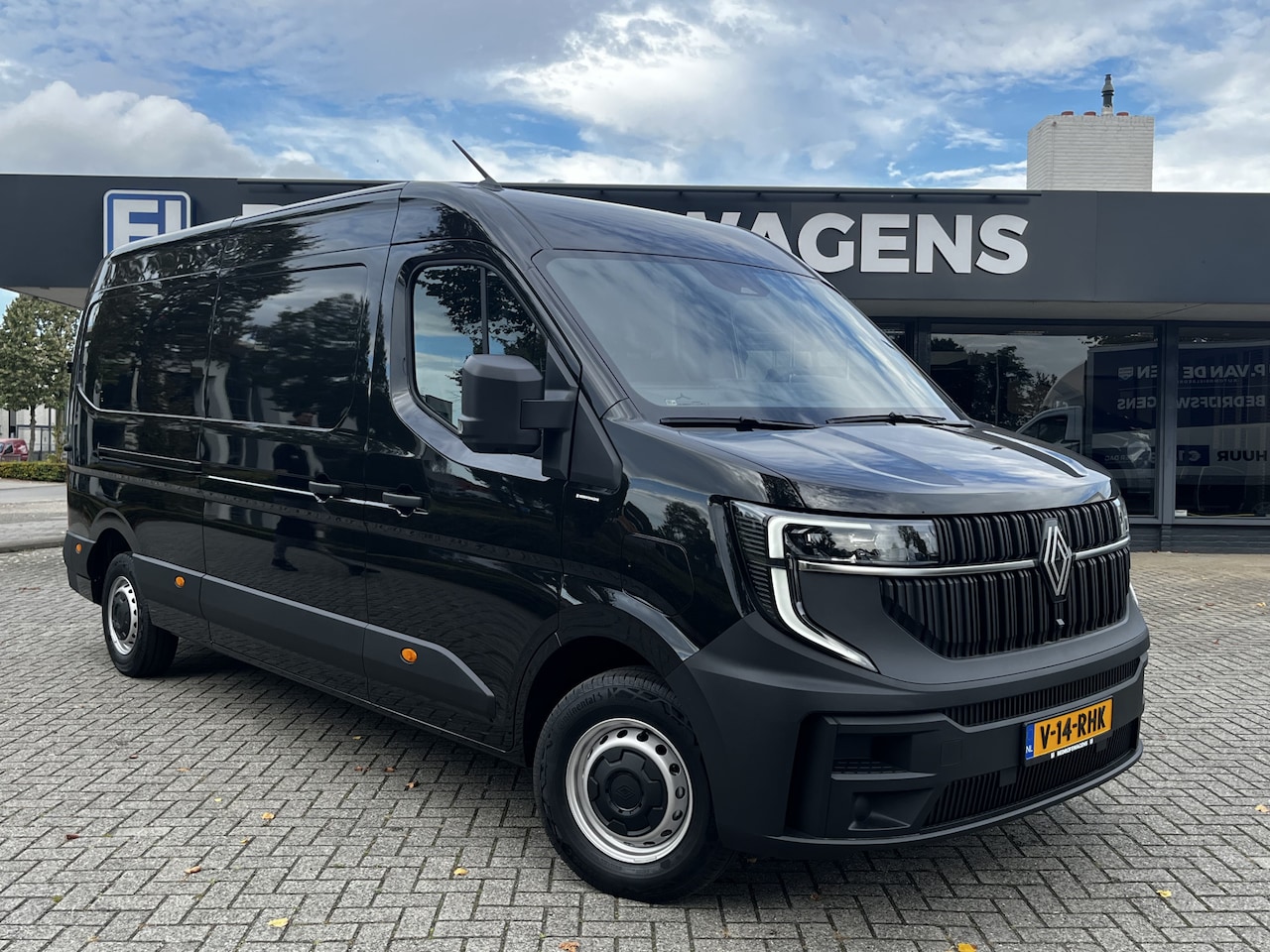 Renault Master E-Tech - T35 L2H2 Advance Long Range 87 kWh 143pk | Trekhaak | Navi | Camera | 270gr. deuren | Beti - AutoWereld.nl