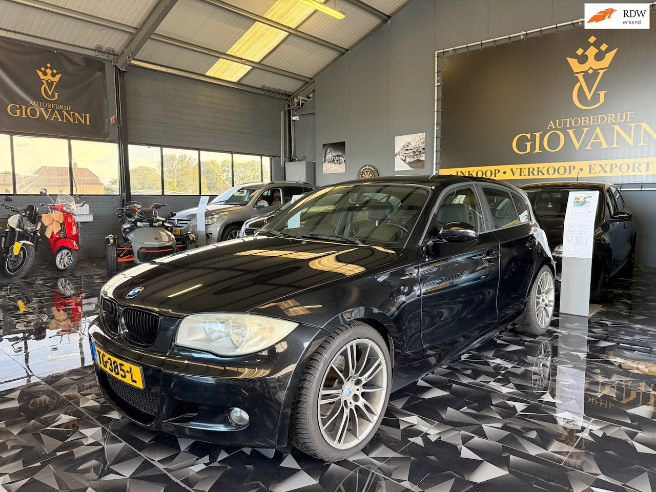 BMW 1-serie - 118i High Executive INRUIL MOGELIJK - AutoWereld.nl