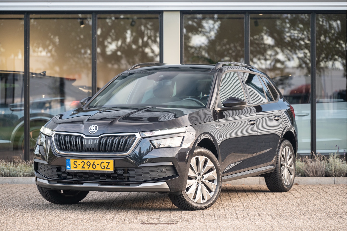 Skoda Kamiq - 1.5 TSI 150pk DSG | Pano | Navi | Stoel- stuurverw. | Elek. Achterklep | Camera - AutoWereld.nl
