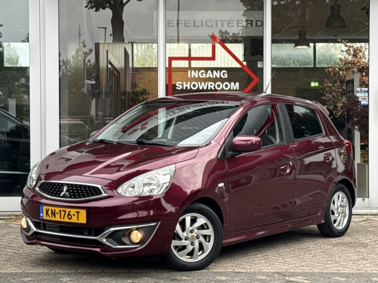 Mitsubishi Space Star - 1.2 MIVEC 80PK Auto Stop & Go Intense+ - AutoWereld.nl