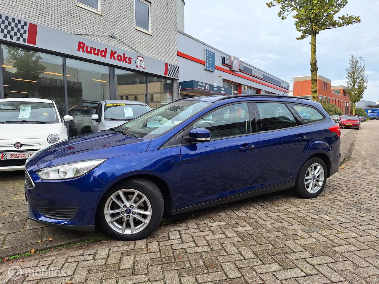 Ford Focus Wagon - 1.0 TREND EDITION • NIEUWE DISTR. • 1E EIGENAAR • - AutoWereld.nl