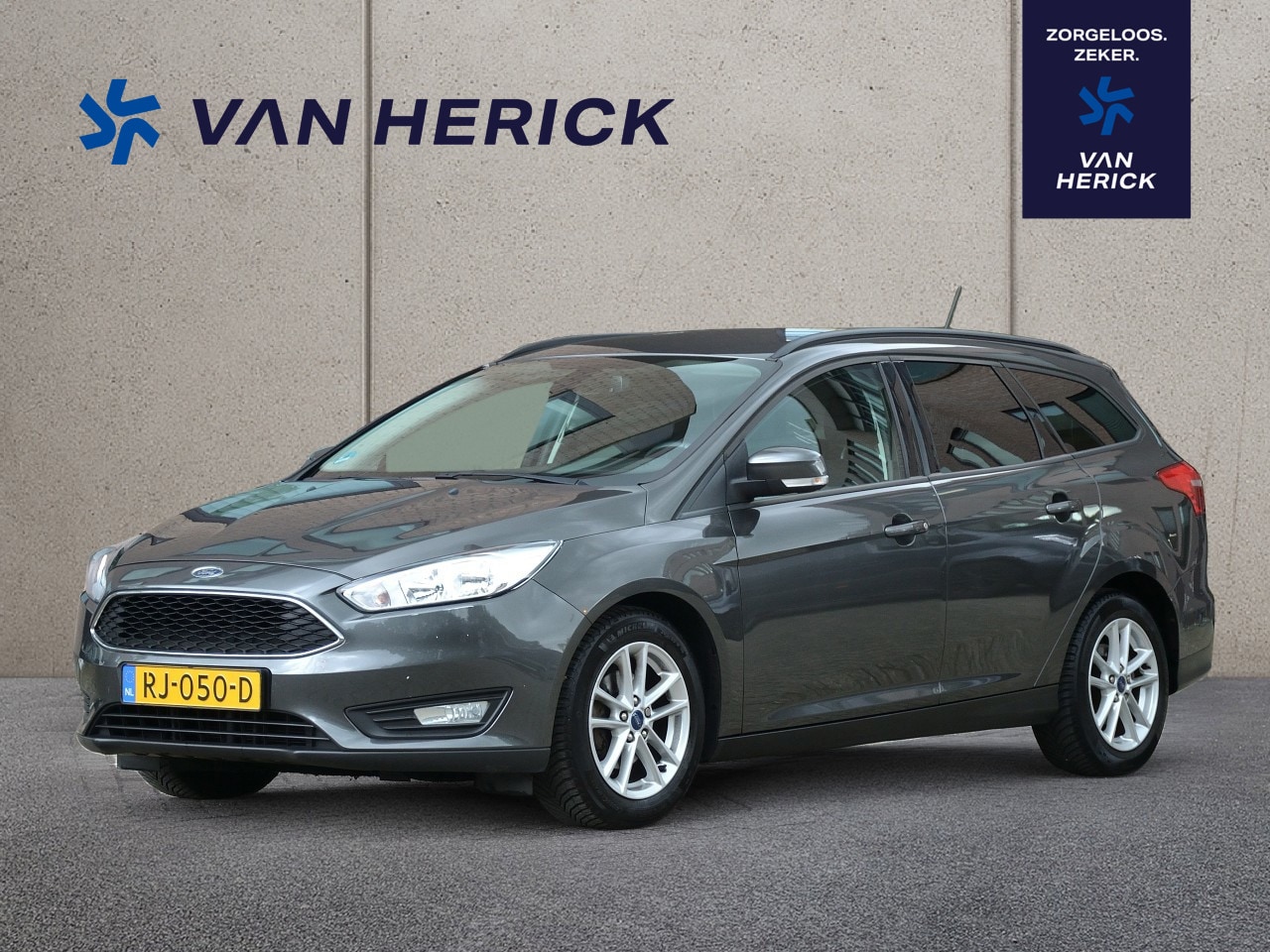 Ford Focus Wagon - 1.0 125PK Lease Edition | Navigatie | Trekhaak | Parkeersensoren - AutoWereld.nl