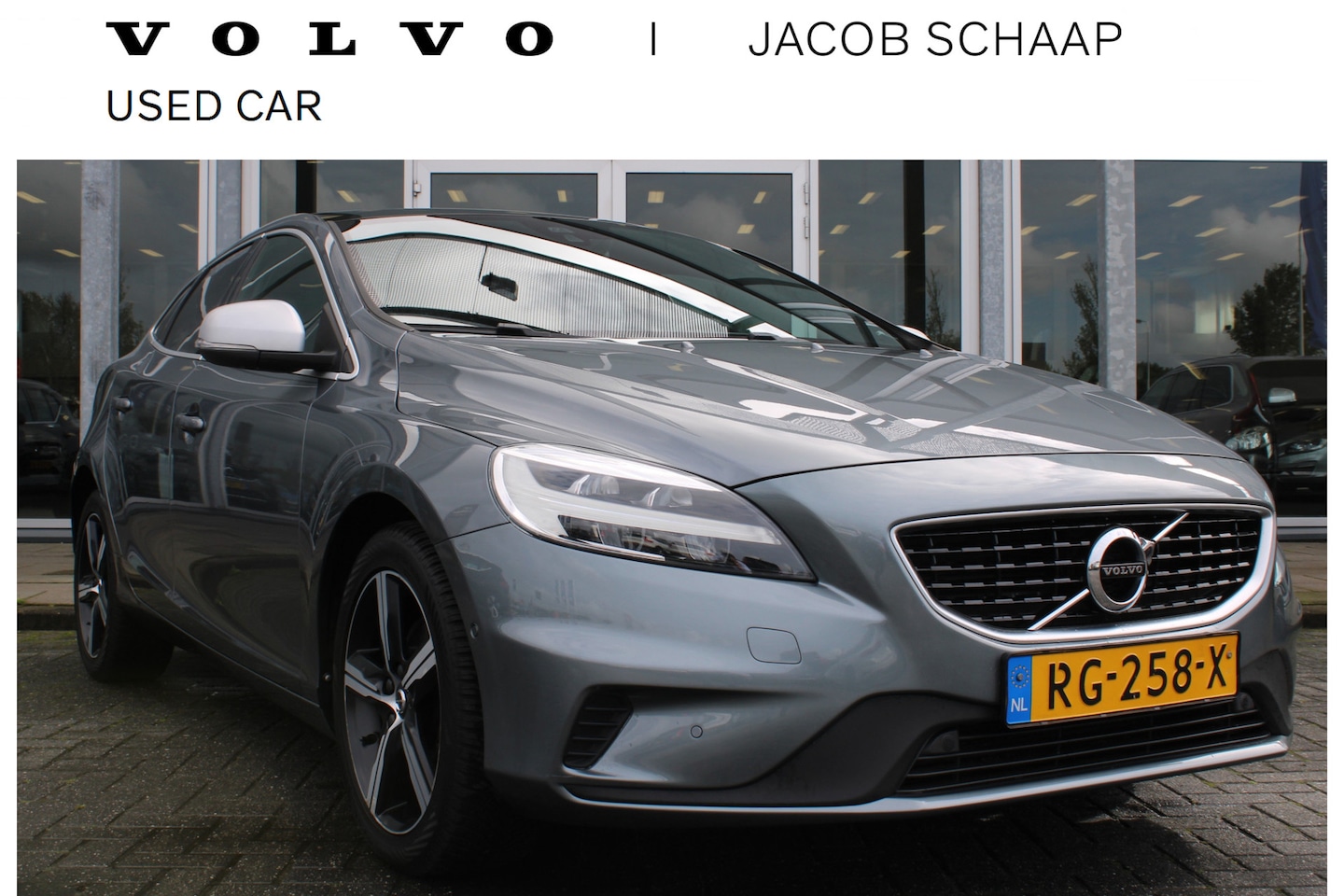 Volvo V40 - T4 191PK Business Sport | Panoramadak | Standkachel | PDC + Camera | Verw. Voorstoelen | L - AutoWereld.nl