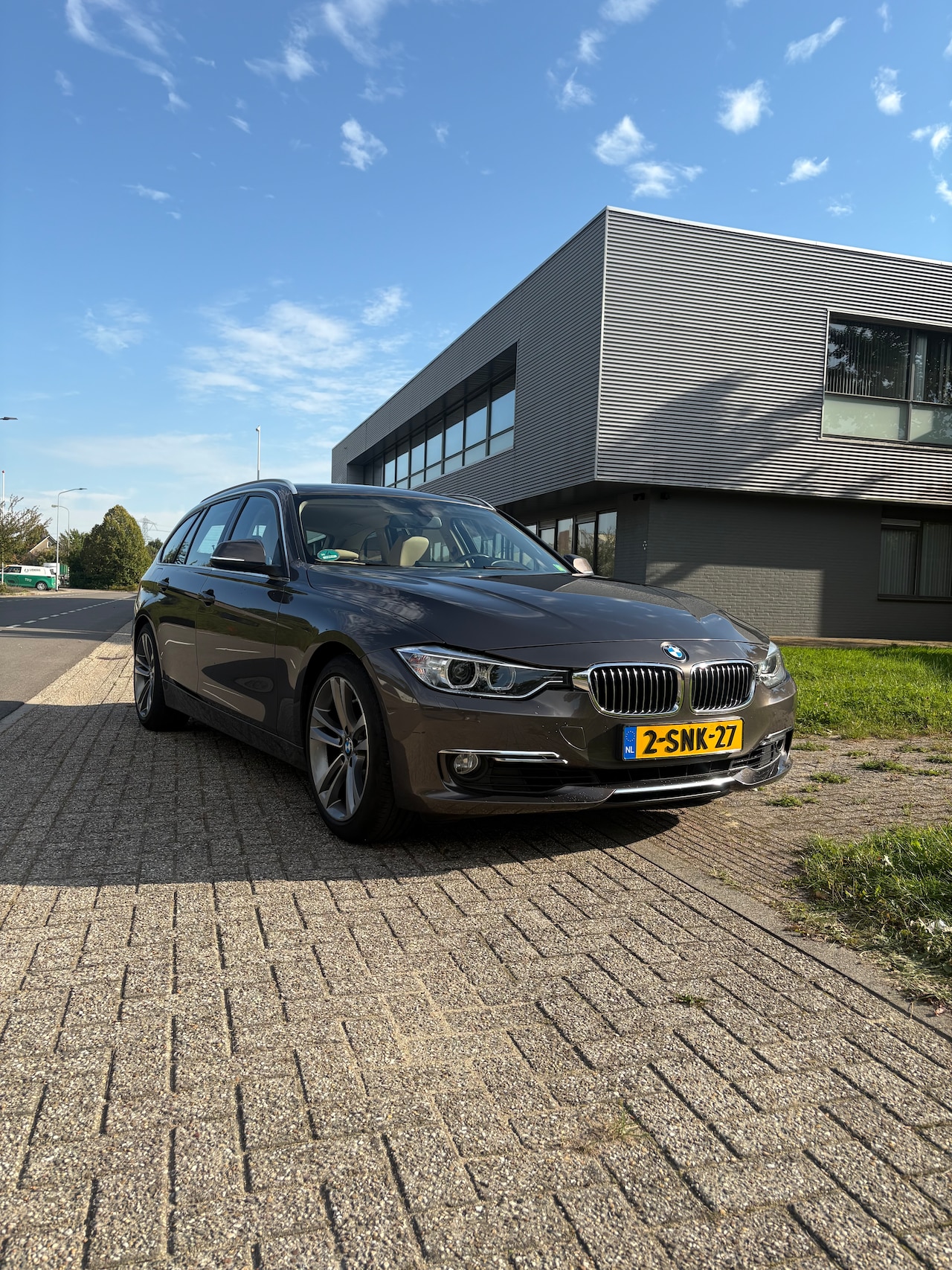 BMW 3-serie Touring - 320i High Executive luxury | trekhaak | winterset - AutoWereld.nl
