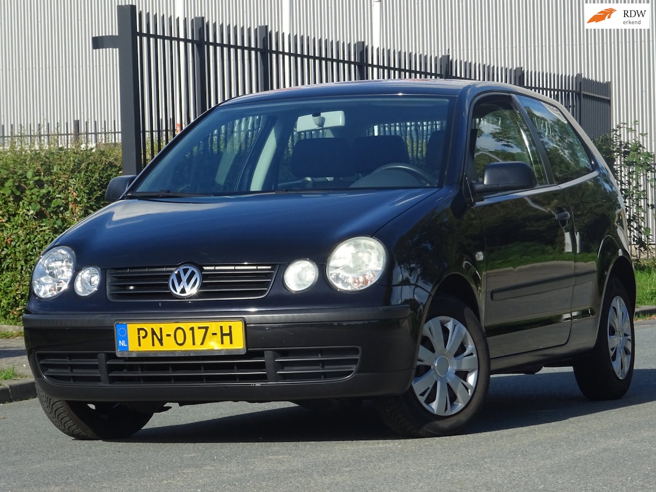 Volkswagen Polo - 1.4-16V Sportline AUTOMAAT CARPLAY/AIRCO/APK - AutoWereld.nl