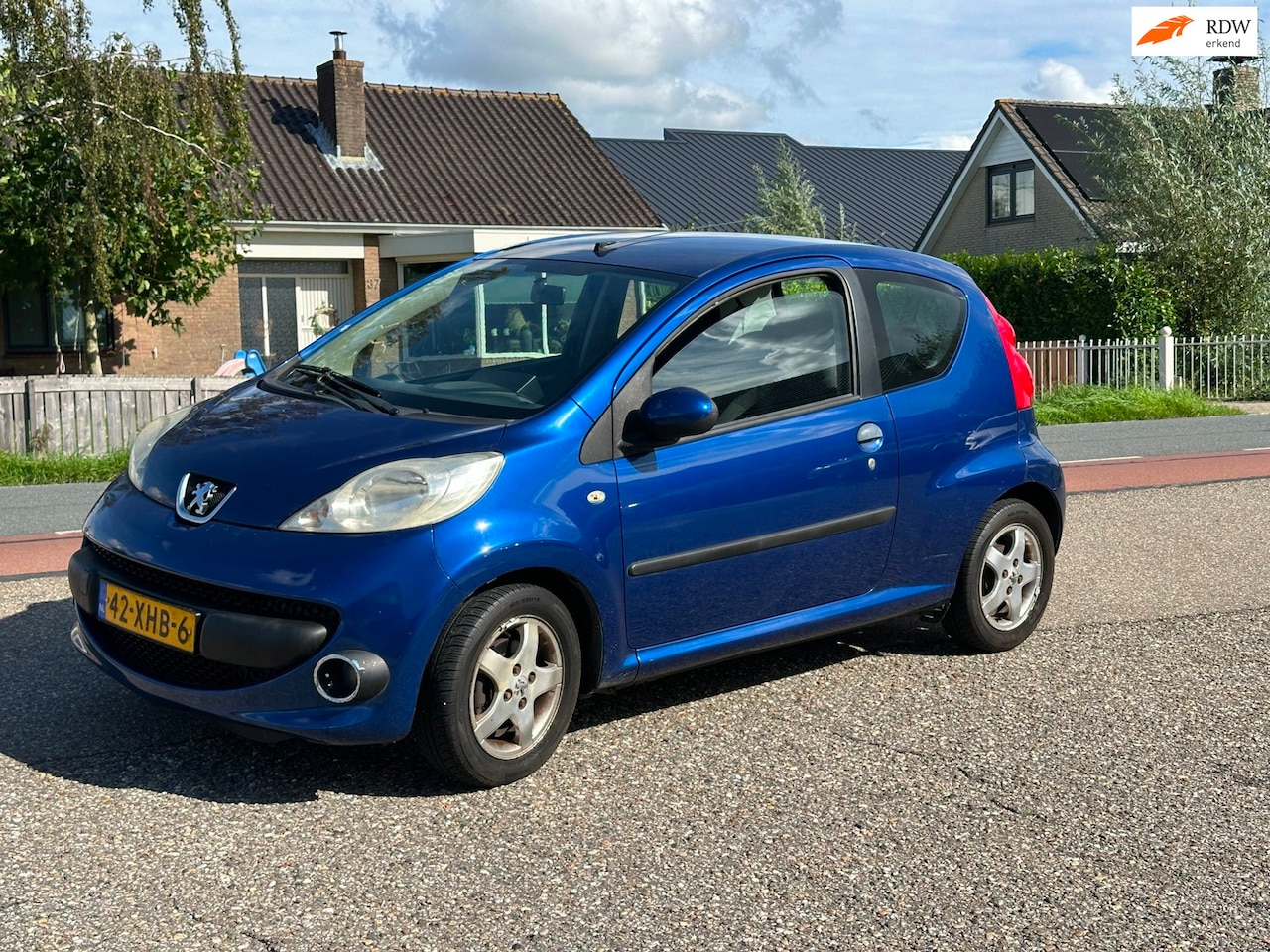 Peugeot 107 - 1.0-12V Dynamic CarPlay/Nap/Airco/Navi/New APK - AutoWereld.nl
