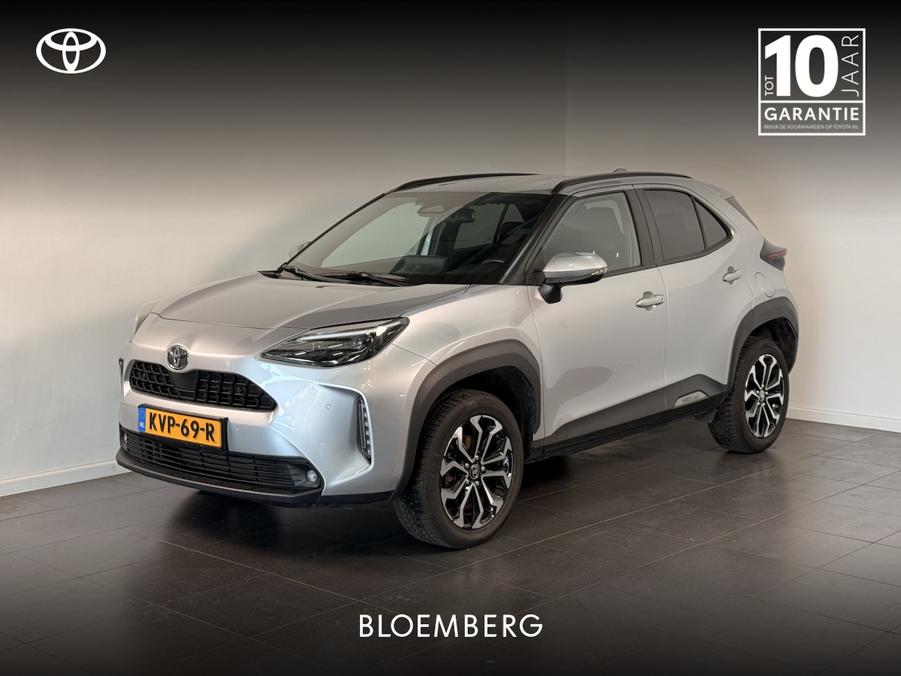 Toyota Yaris Cross - 1.5 Hybrid 115 First Edition + Winterpack | Stoel / Stuur en voorruitverwarming | Parkeers - AutoWereld.nl
