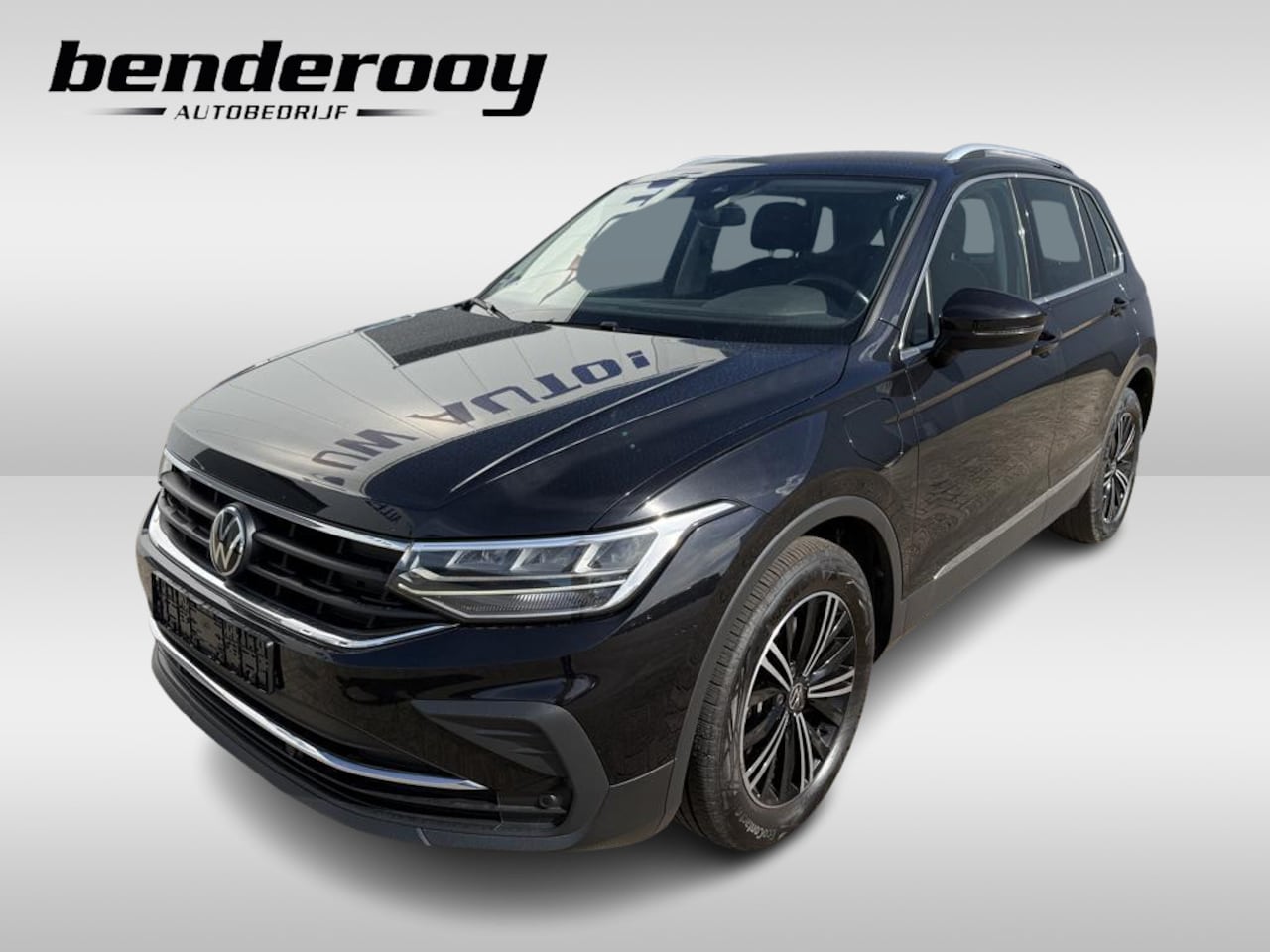 Volkswagen Tiguan - 1.4 TSI eHybrid 245pk Life | Trekhaak - AutoWereld.nl
