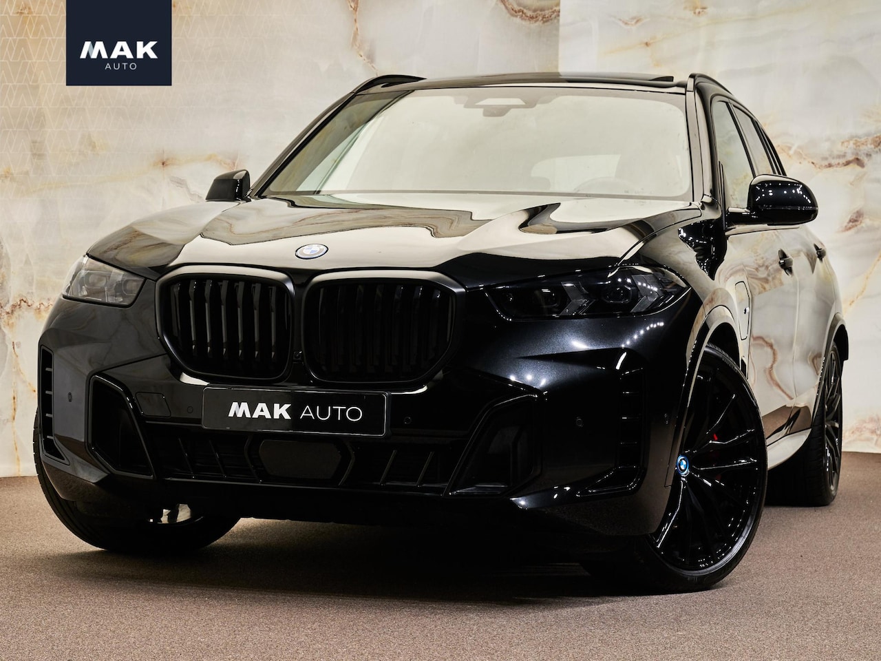 BMW X5 - xDrive50e M Sport Pro , M Stoelen, Sky Lounge Pano, 4-wielbest., luchtv., CraftedClarity, - AutoWereld.nl