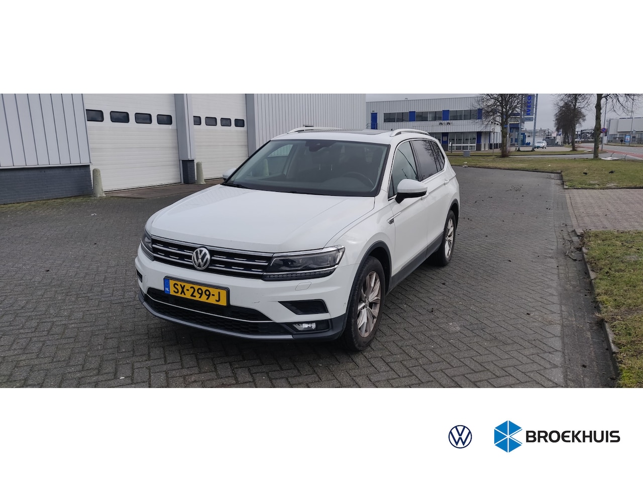 Volkswagen Tiguan Allspace - 1.4 TSI Highline l Pano Dak l Trekhaak Elektr. l 18" l Elektr. Klep l Climate Control l Lu - AutoWereld.nl