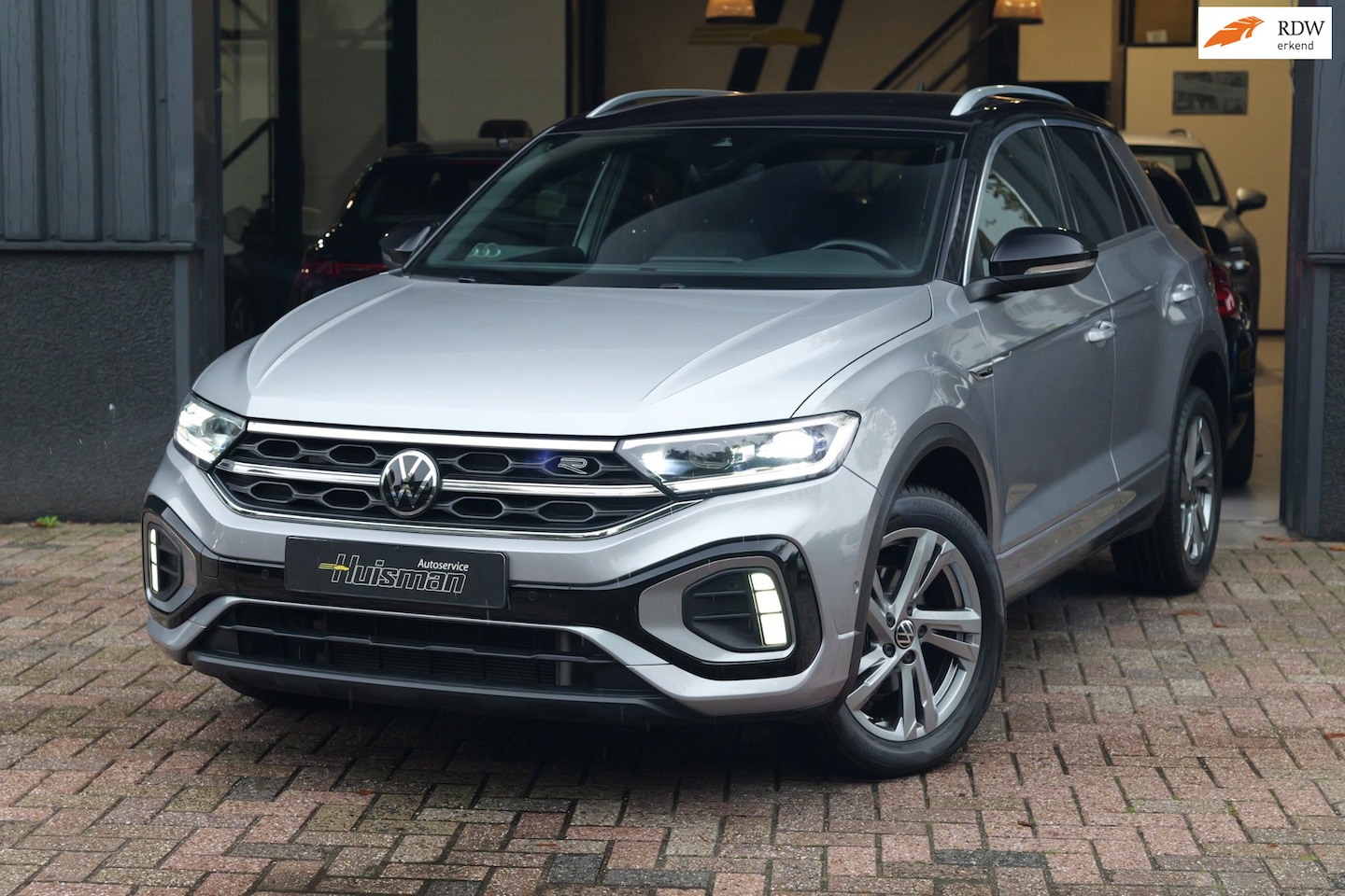 Volkswagen T-Roc - 1.0 TSI T-Roc R-Line CarPlay|IQ Light|Facelift - AutoWereld.nl
