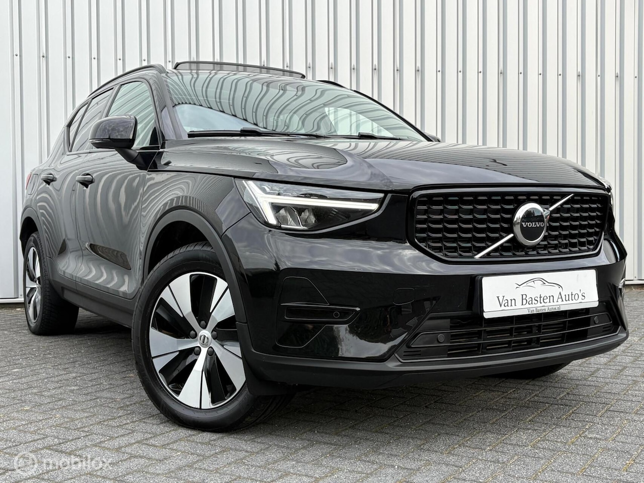 Volvo XC40 - 1.5 T4 Plug-in hybrid Plus Dark | Pano | Camera | BTW | 2023 | Harman / Kardon | Phev | Vo - AutoWereld.nl