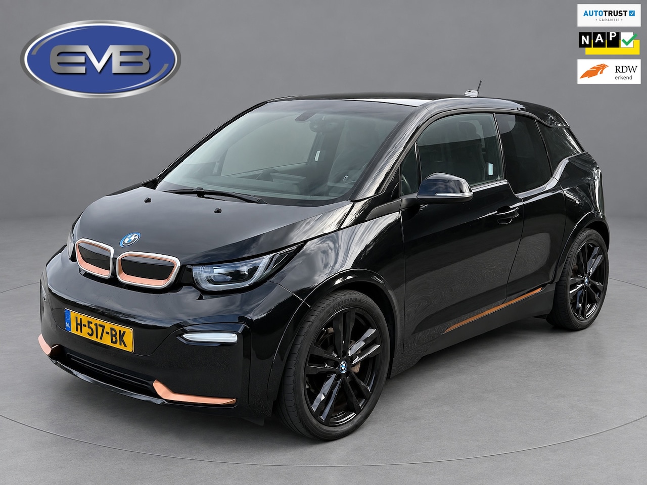 BMW i3 - S 120Ah 42 kWh RoadStyle Edition S 120Ah 42 kWh RoadStyle Edition, warmtepomp, harman/cardon, vele opties, 1 e eigenaar, Or - AutoWereld.nl