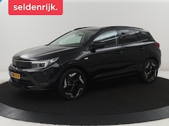 Opel Grandland - 1.6 Turbo Plug-In GSE 300PK Hybrid4 4x4 Stoelverwarming | LED | Camera | Dodehoek Ass. | A