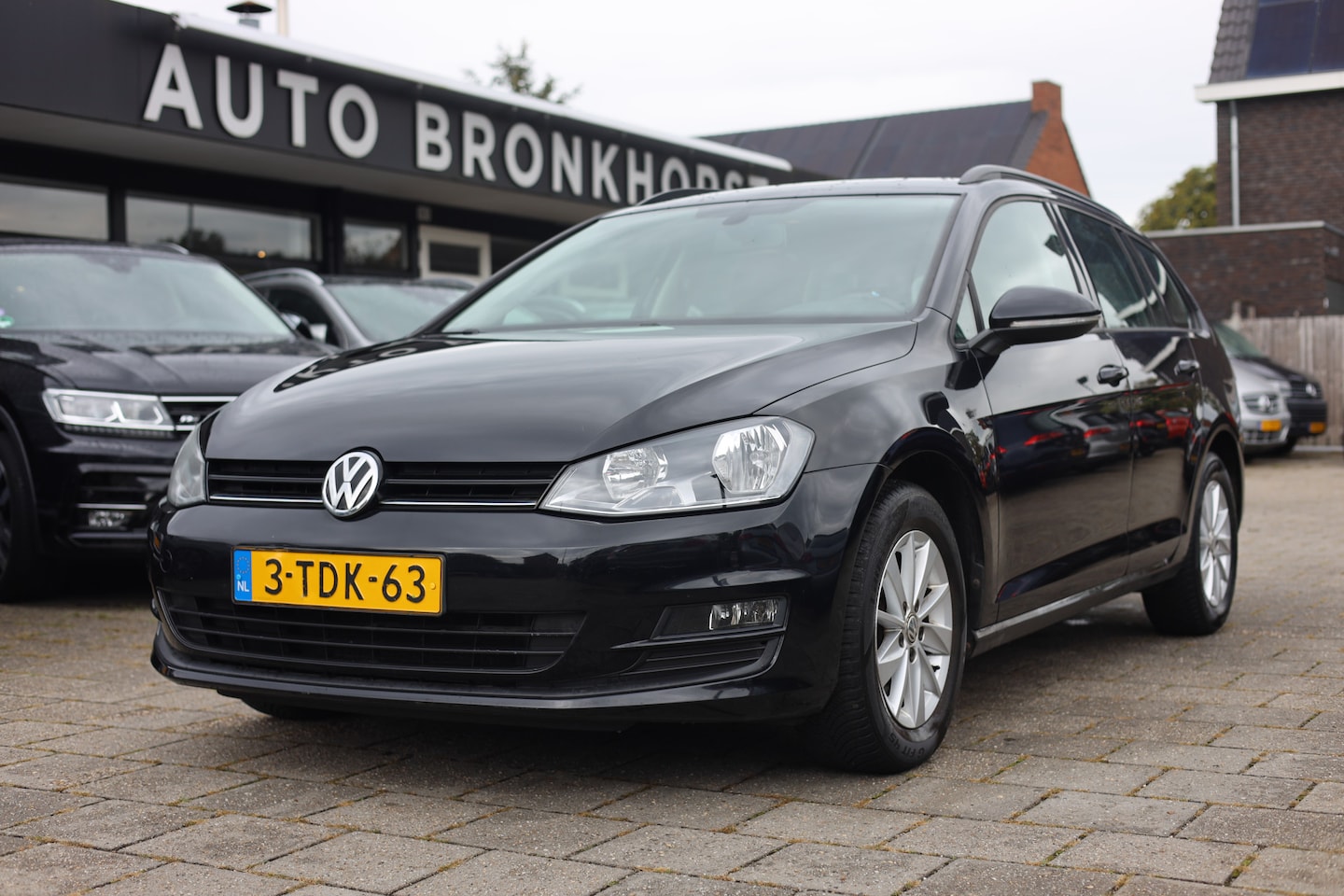Volkswagen Golf Variant - 1.2 TSI I CLIMA I 1e EIG! I DEALER OH I NAVI I TREKHAAK - AutoWereld.nl