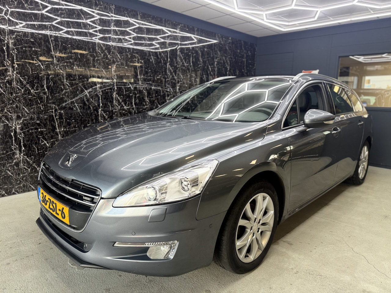 Peugeot 508 SW - 1.6 e-HDi Blue Lease Executive 1.6 e-HDi Blue Lease Executive - AutoWereld.nl