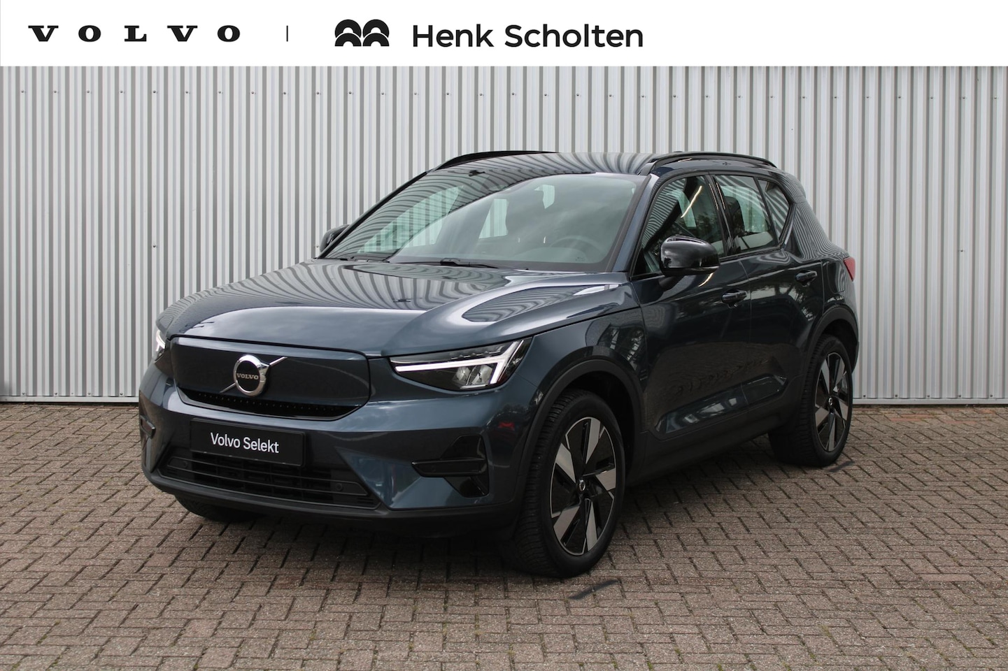 Volvo EX40 - Single Motor Extended Range Plus 82 kWh | Trekhaak | Verwarmbare voorstoelen en stuurwiel - AutoWereld.nl