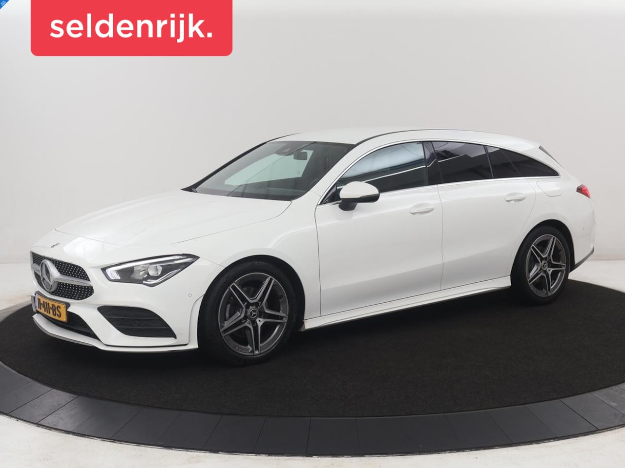 Mercedes-Benz CLA-klasse Shooting Brake - 180 Business Solution AMG | Stoelverwarming | LED | Navigatie | Camera | - AutoWereld.nl