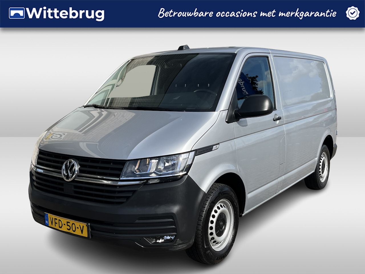 Volkswagen Transporter - 2.0 TDI L1H1 30 Comfortline / PARKEER SENSOREN/ APP CONNECT/ CRUISE/ NAVI/ AIRCO/ RADIO - AutoWereld.nl